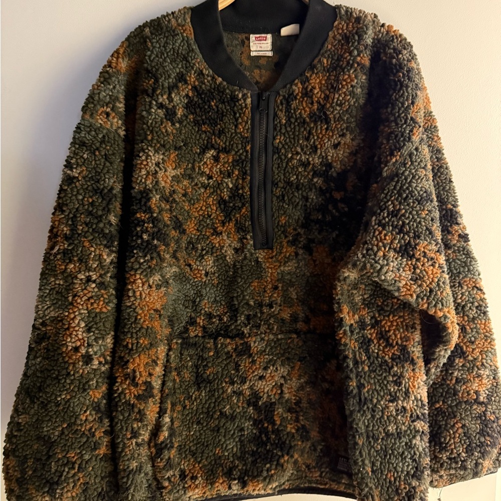 Levi’s Men's Quarter Zip Camo Pullover